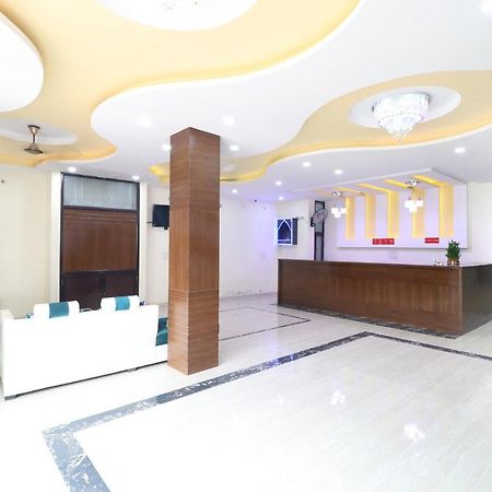 Oyo 16694 Hotel Kb Square Chandigarh Exterior photo
